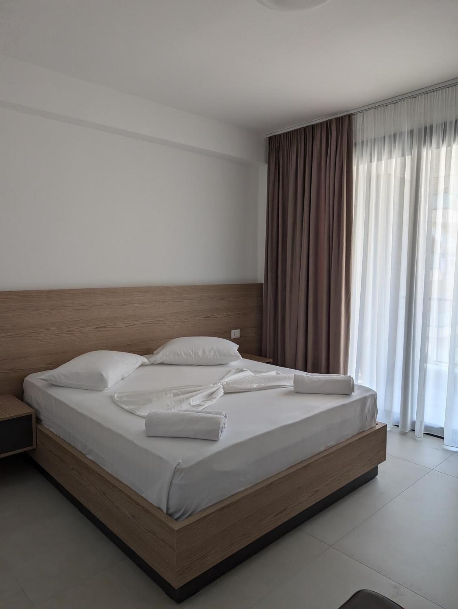 Serendipity Lungomare Apartament Wlora